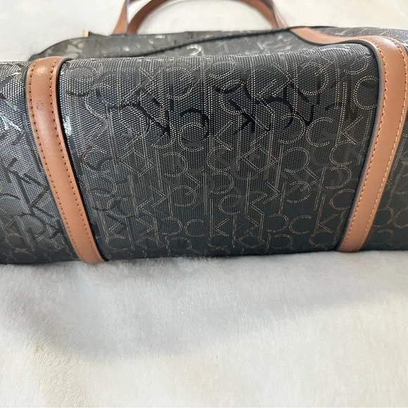 Gorgeous Calvin Klein handbag - Picture 4 of 11